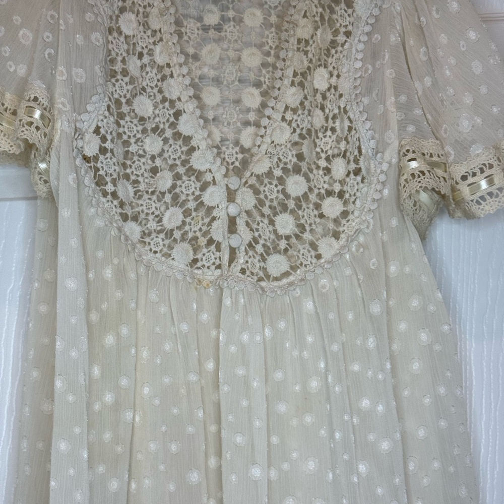 Lilly Mason Bohemia Style Dress Size M Women's with Dip-Dye Cream and Beige Lace - Picture 2 of 11